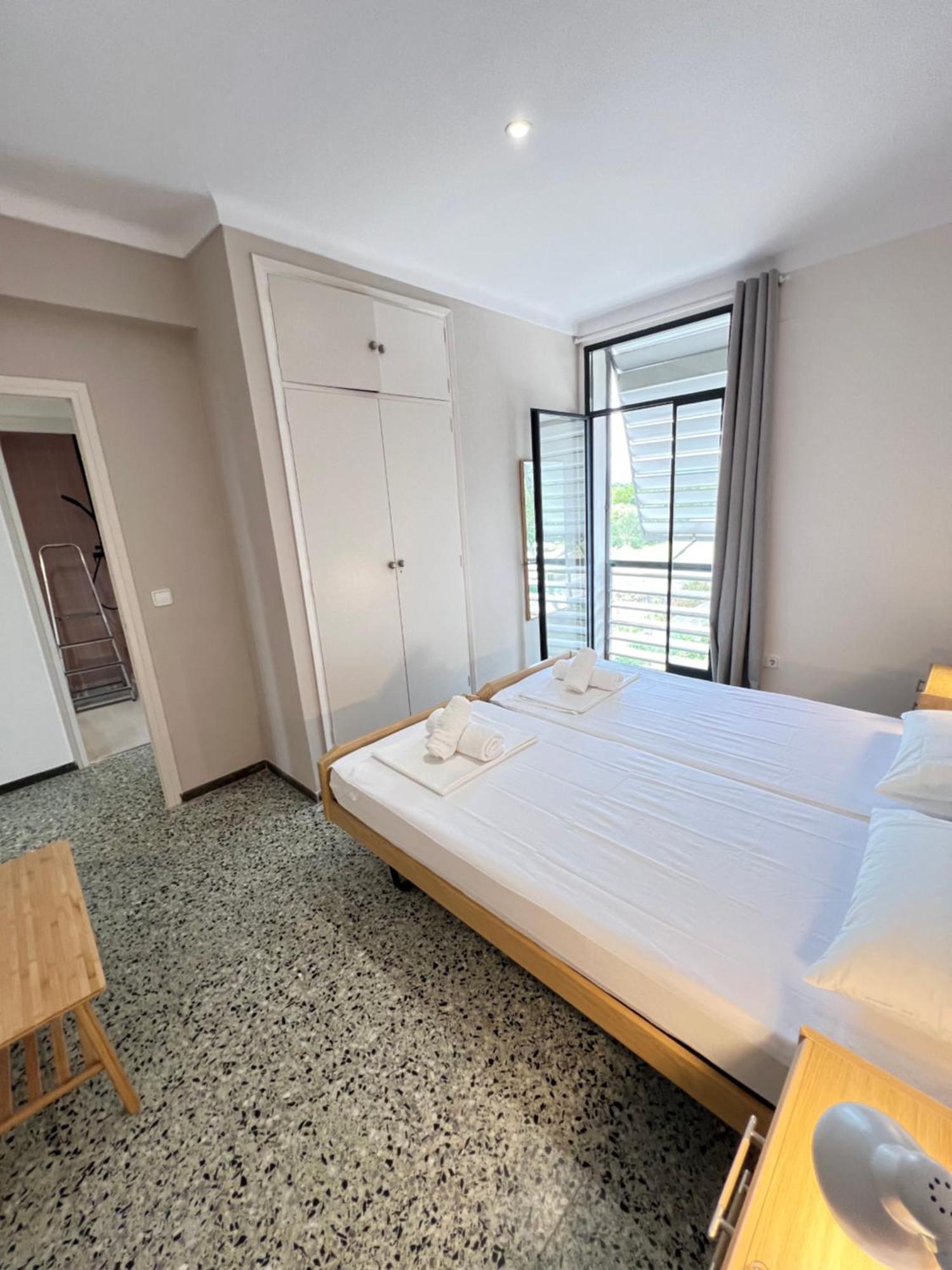 3 Room Apartment, 500M To Beach, Swimming Pool, Nice Terrace Roses Exterior photo